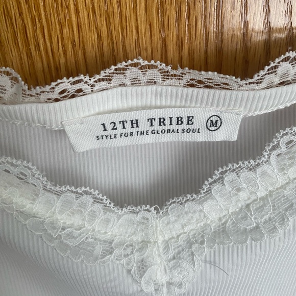 White lace cami. Size M - Picture 2 of 3